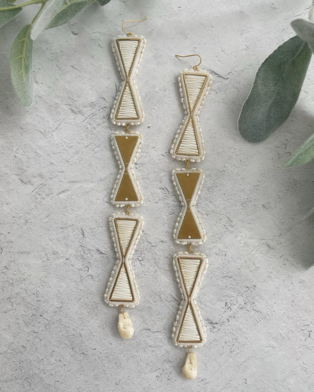 White & Gold Kapemni Earrings