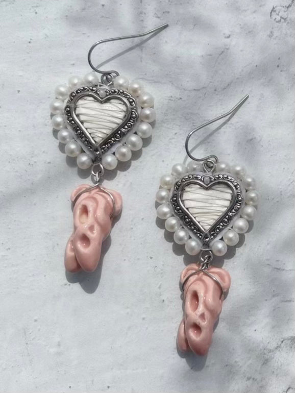 White quilled hearts with ballet slippers